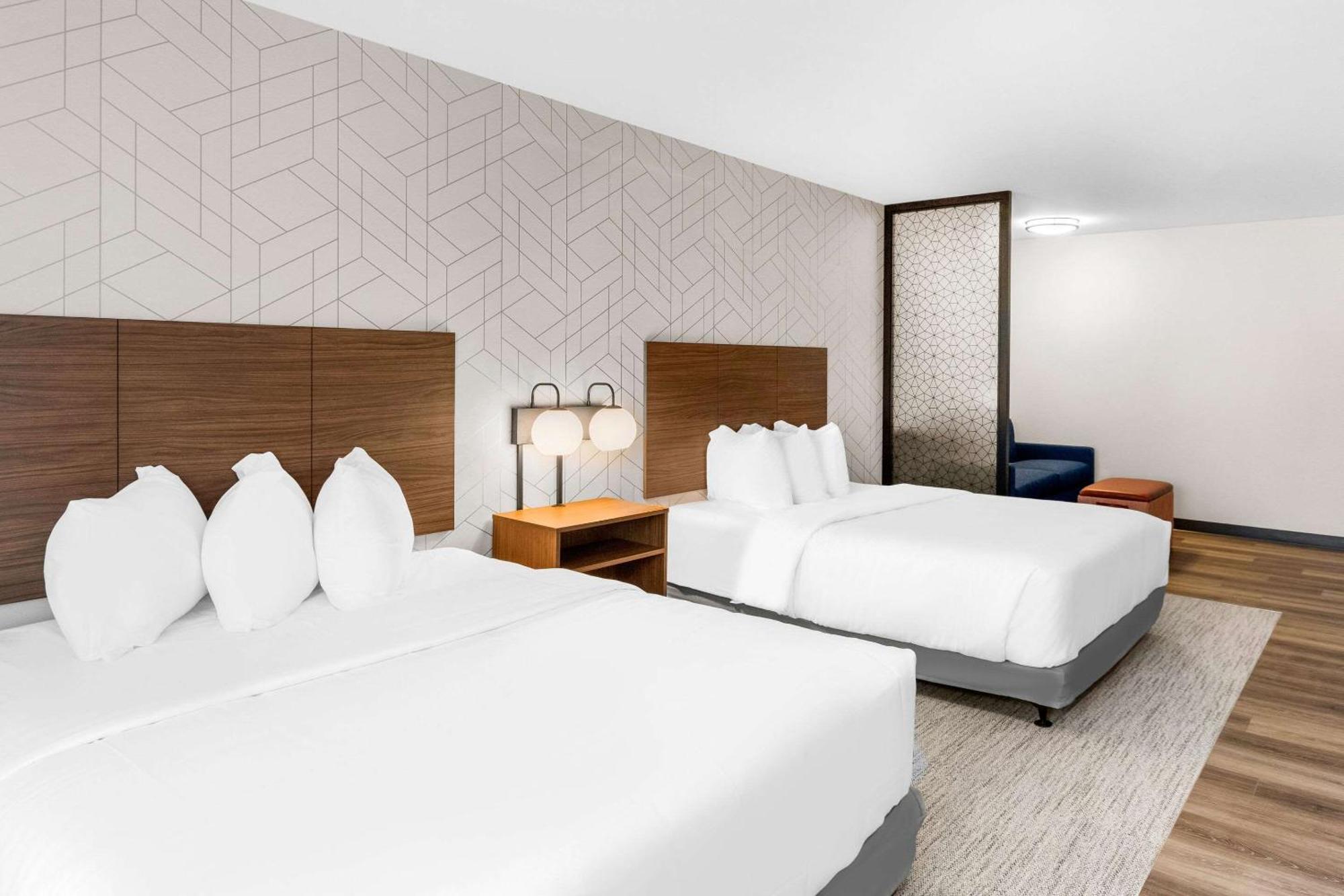 Everhome Suites Lexington - Horse Park Екстериор снимка
