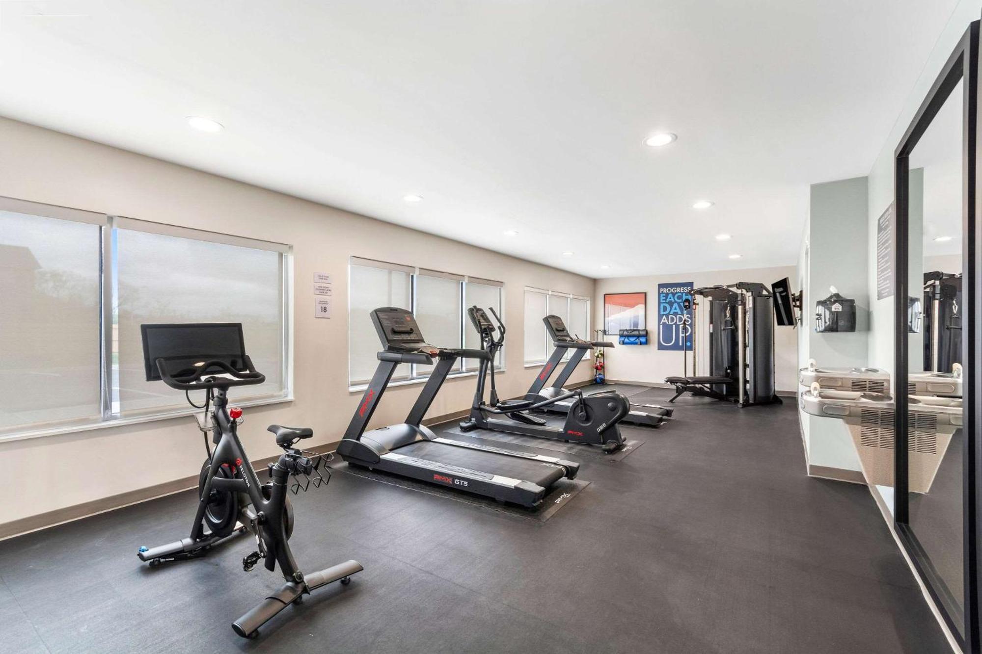 Everhome Suites Lexington - Horse Park Екстериор снимка