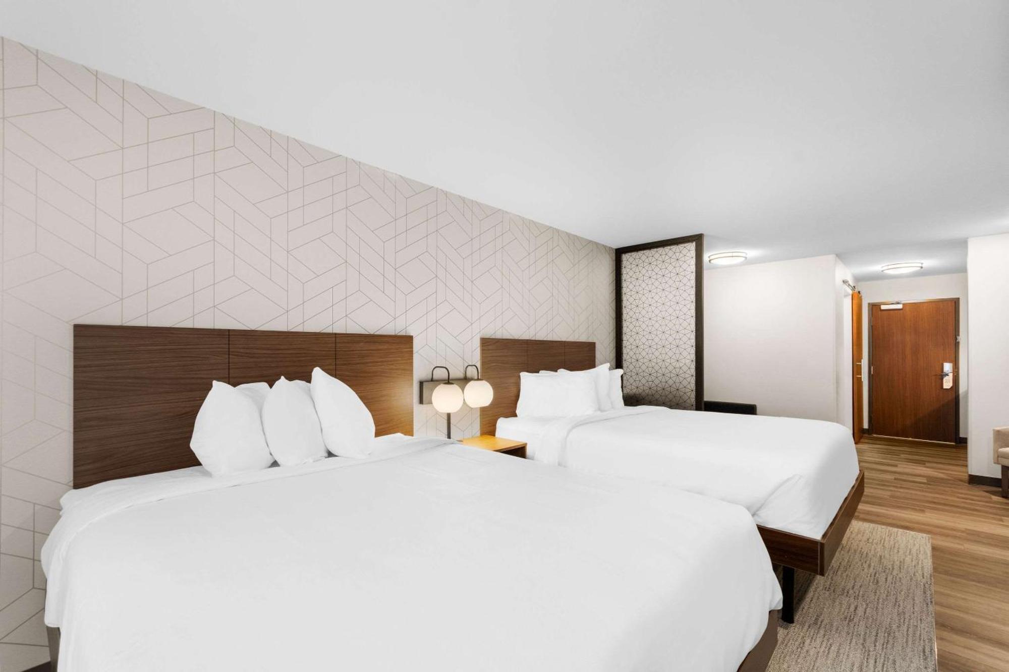 Everhome Suites Lexington - Horse Park Екстериор снимка
