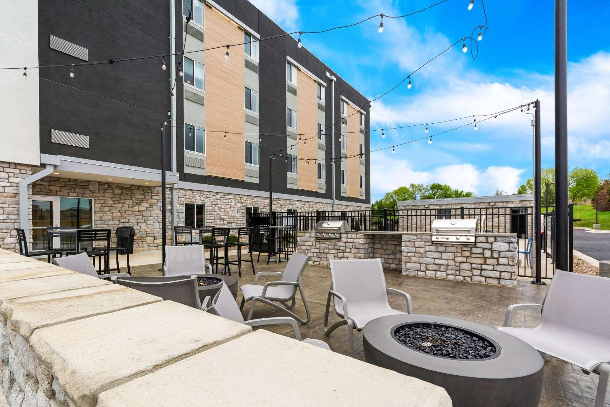 Everhome Suites Lexington - Horse Park Екстериор снимка